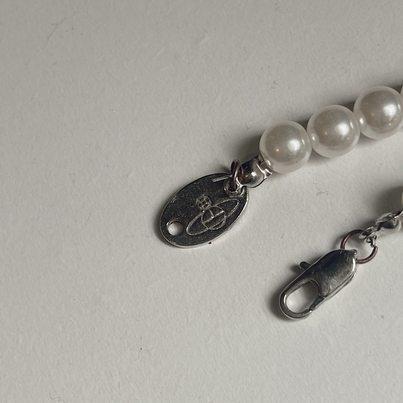 Vivienne Westwood inspired necklace. Sparkly Silver Celestial Pearl Choker - Picture 3 of 4